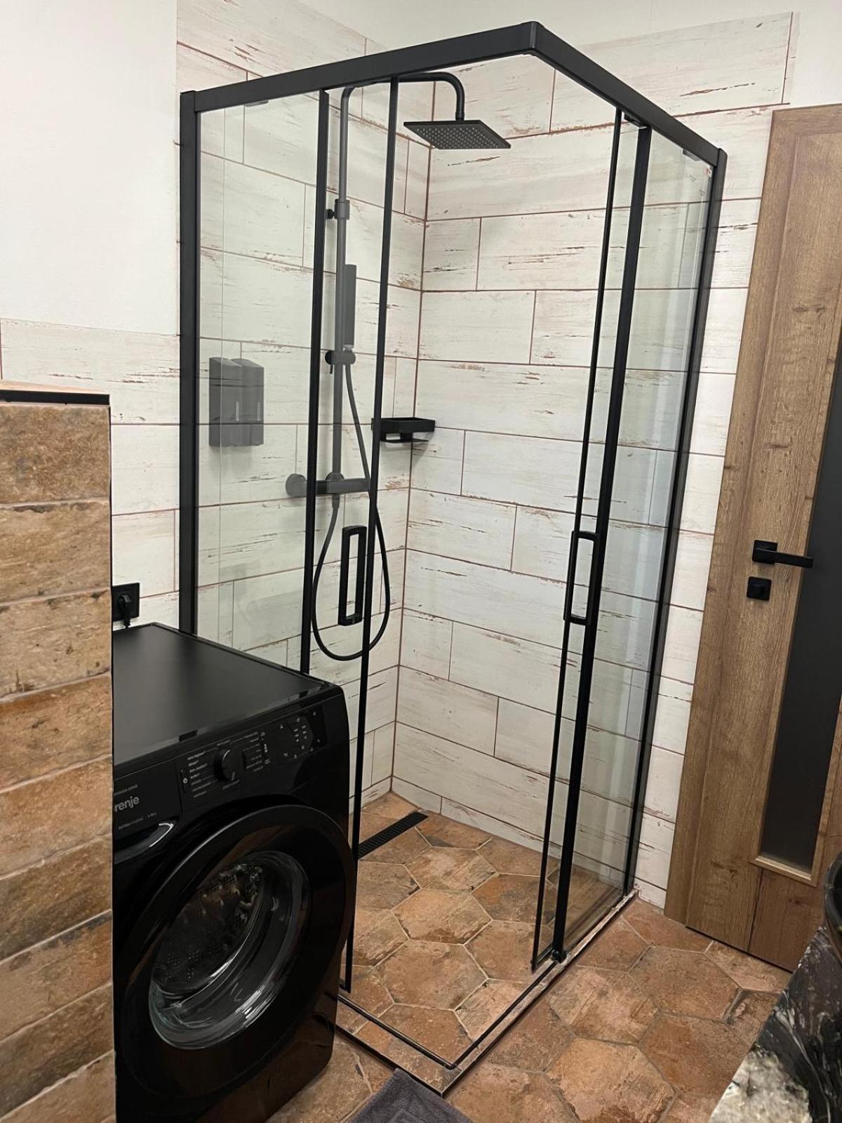 Iq Apartments Prešov Buitenkant foto